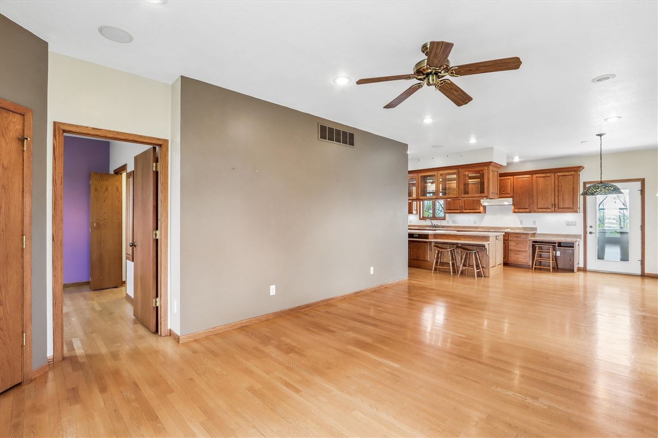 2686 H Avenue Williamsburg IA 52361