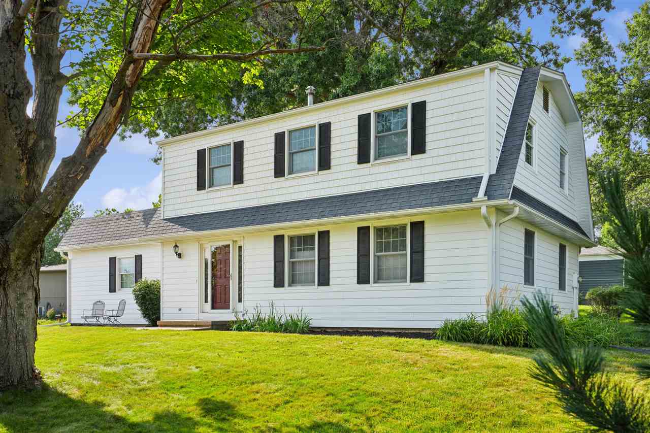 2 Bedford Court Iowa City IA 52317