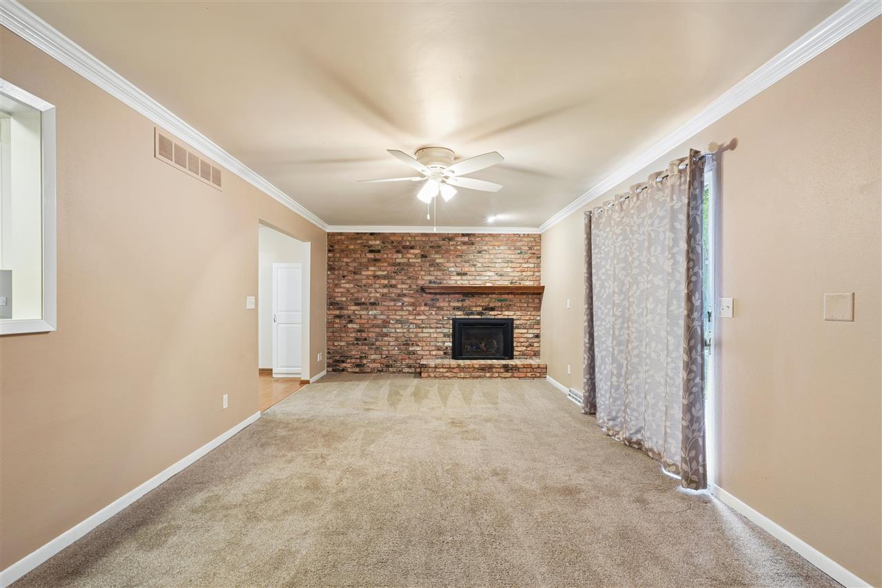 2 Bedford Court Iowa City IA 52317