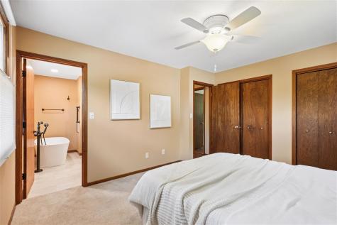 2 Bedford Court Iowa City IA 52240