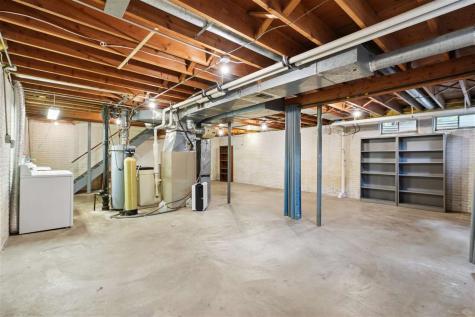2 Bedford Court Iowa City IA 52240
