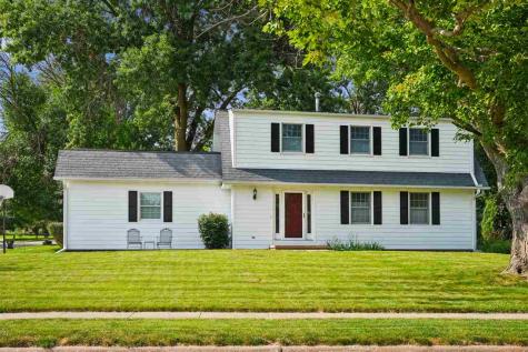 2 Bedford Court Iowa City IA 52240