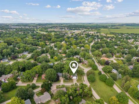2 Bedford Court Iowa City IA 52240