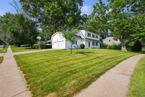 2 Bedford Court Iowa City IA 52240