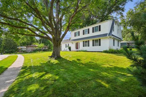 2 Bedford Court Iowa City IA 52240