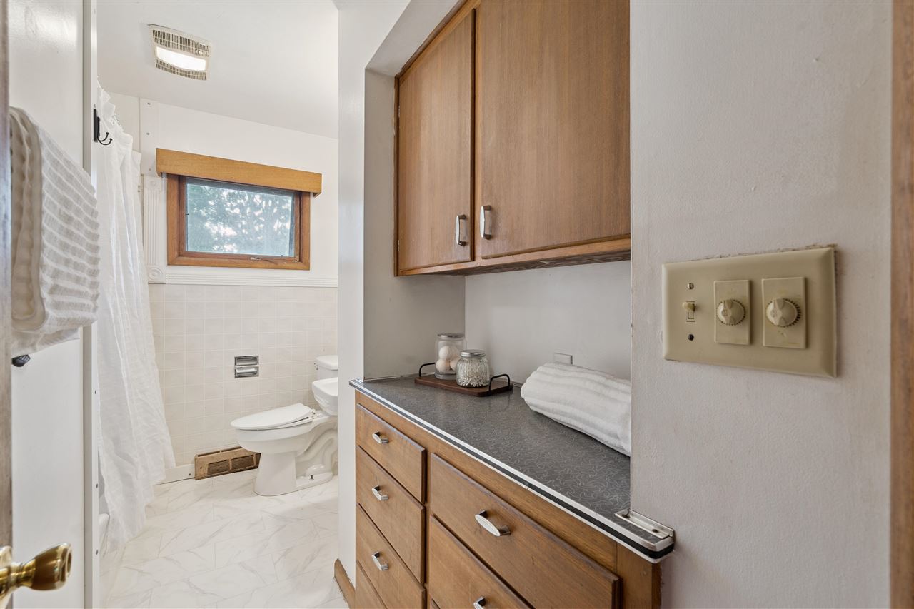 1421 Keokuk Street Iowa City IA 52240