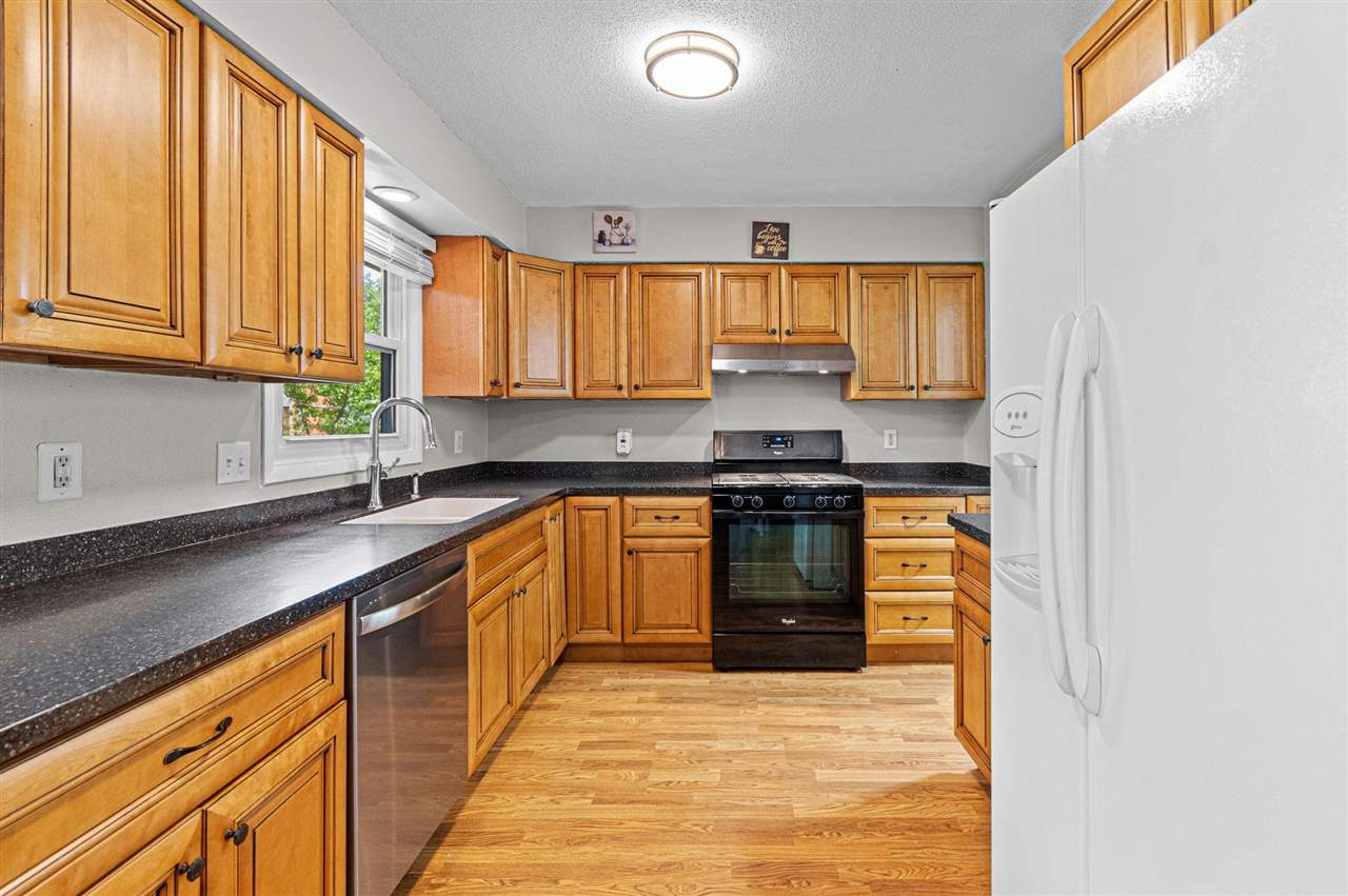 24 Gleason Drive Iowa City IA 52240