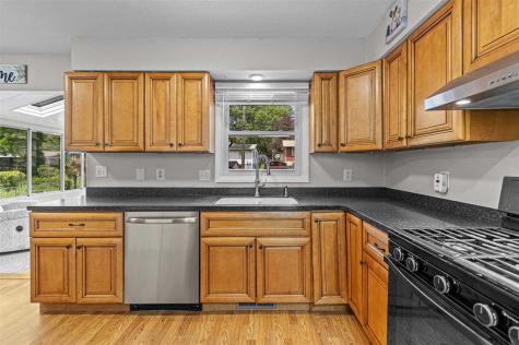 24 Gleason Drive Iowa City IA 52240
