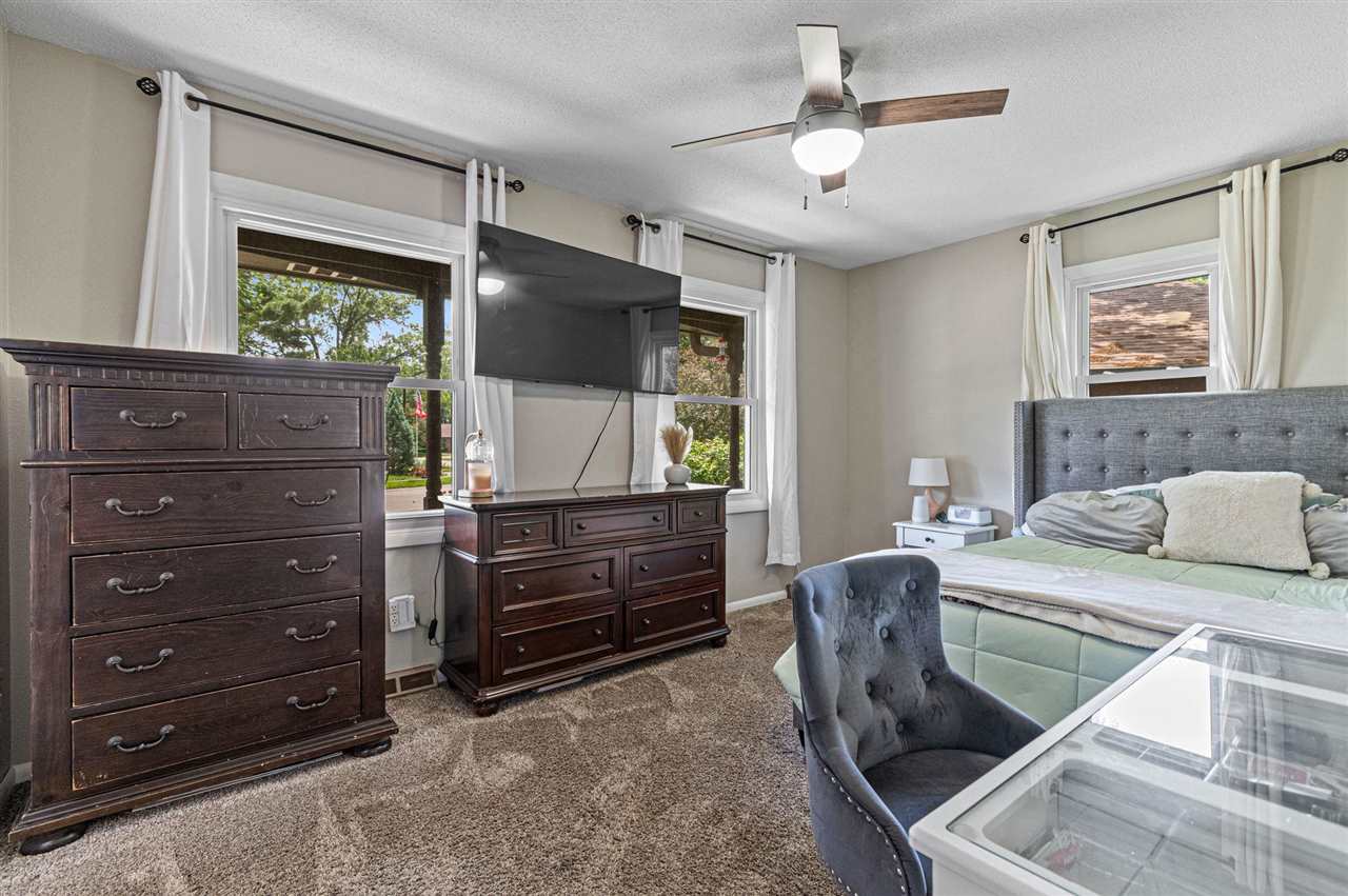 24 Gleason Drive Iowa City IA 52240