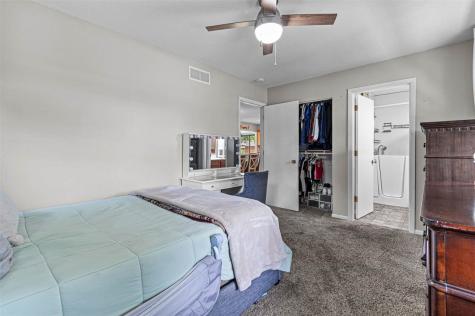 24 Gleason Drive Iowa City IA 52240