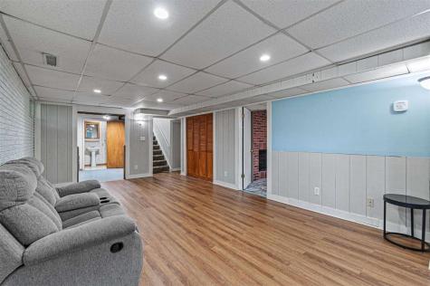 24 Gleason Drive Iowa City IA 52240