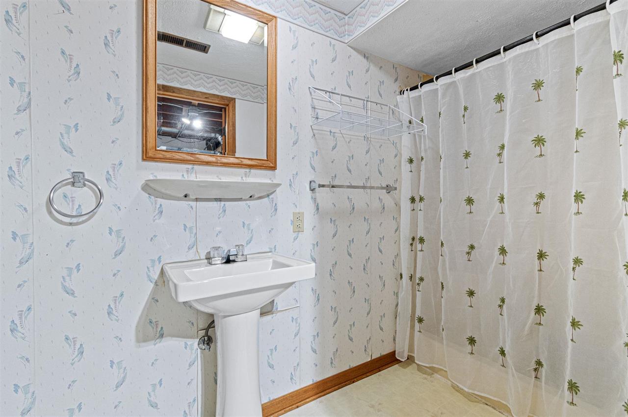 24 Gleason Drive Iowa City IA 52240