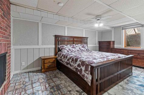 24 Gleason Drive Iowa City IA 52240