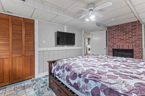24 Gleason Drive Iowa City IA 52240