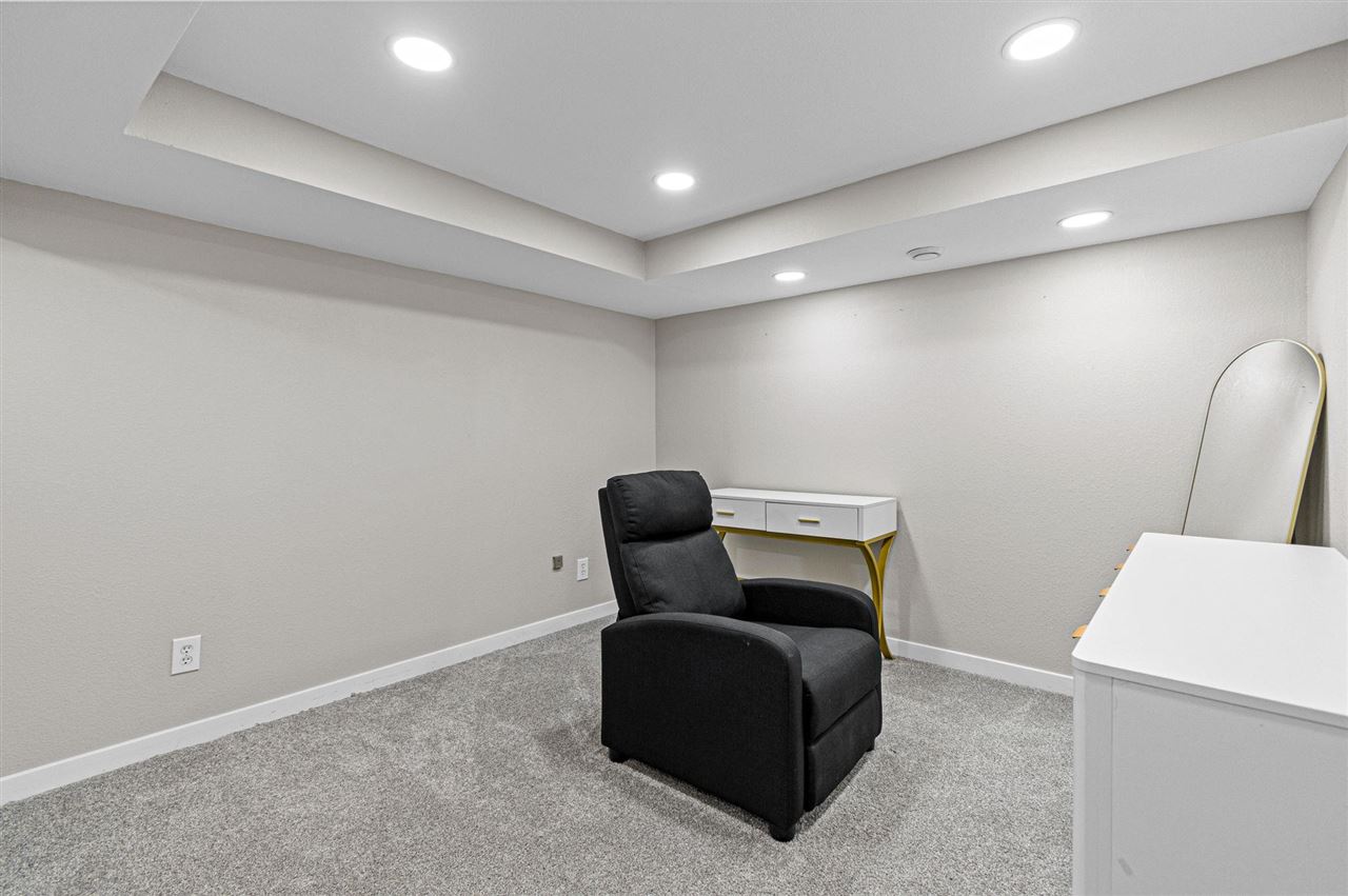 24 Gleason Drive Iowa City IA 52240