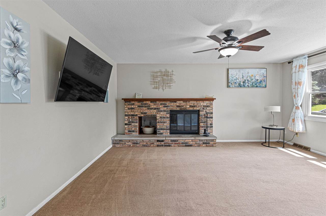 24 Gleason Drive Iowa City IA 52240