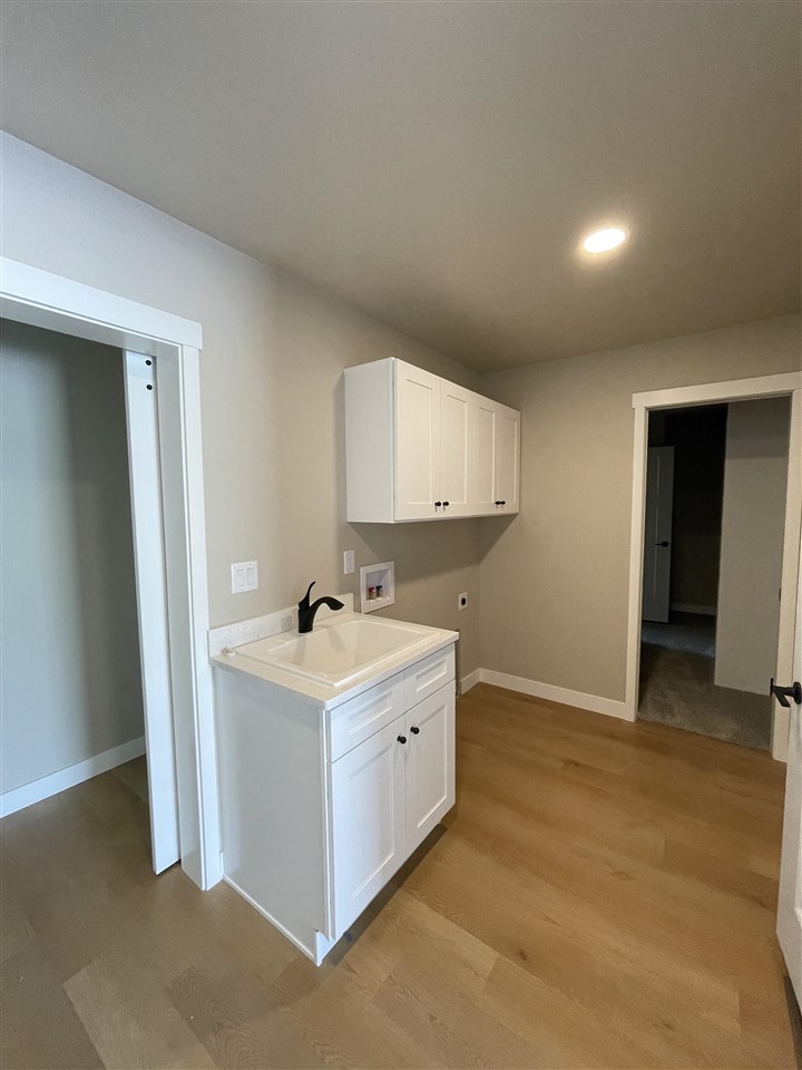 837 Siesta Drive Tiffin IA 52340