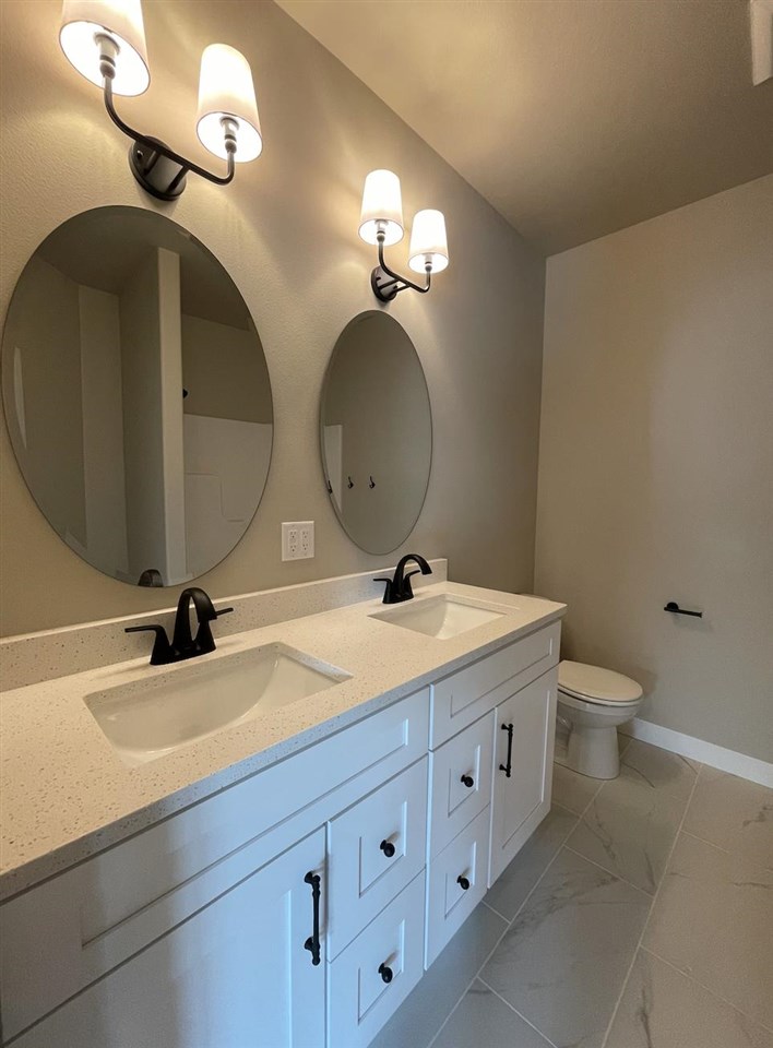 837 Siesta Drive Tiffin IA 52340