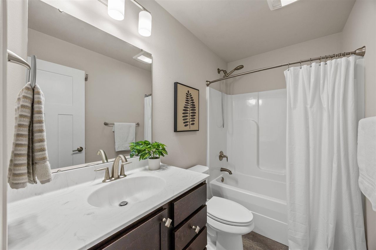 164 Colchester Drive Iowa City IA 52245