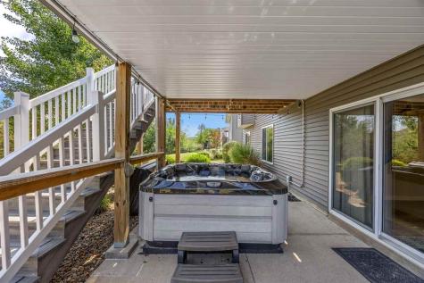 164 Colchester Drive Iowa City IA 52245
