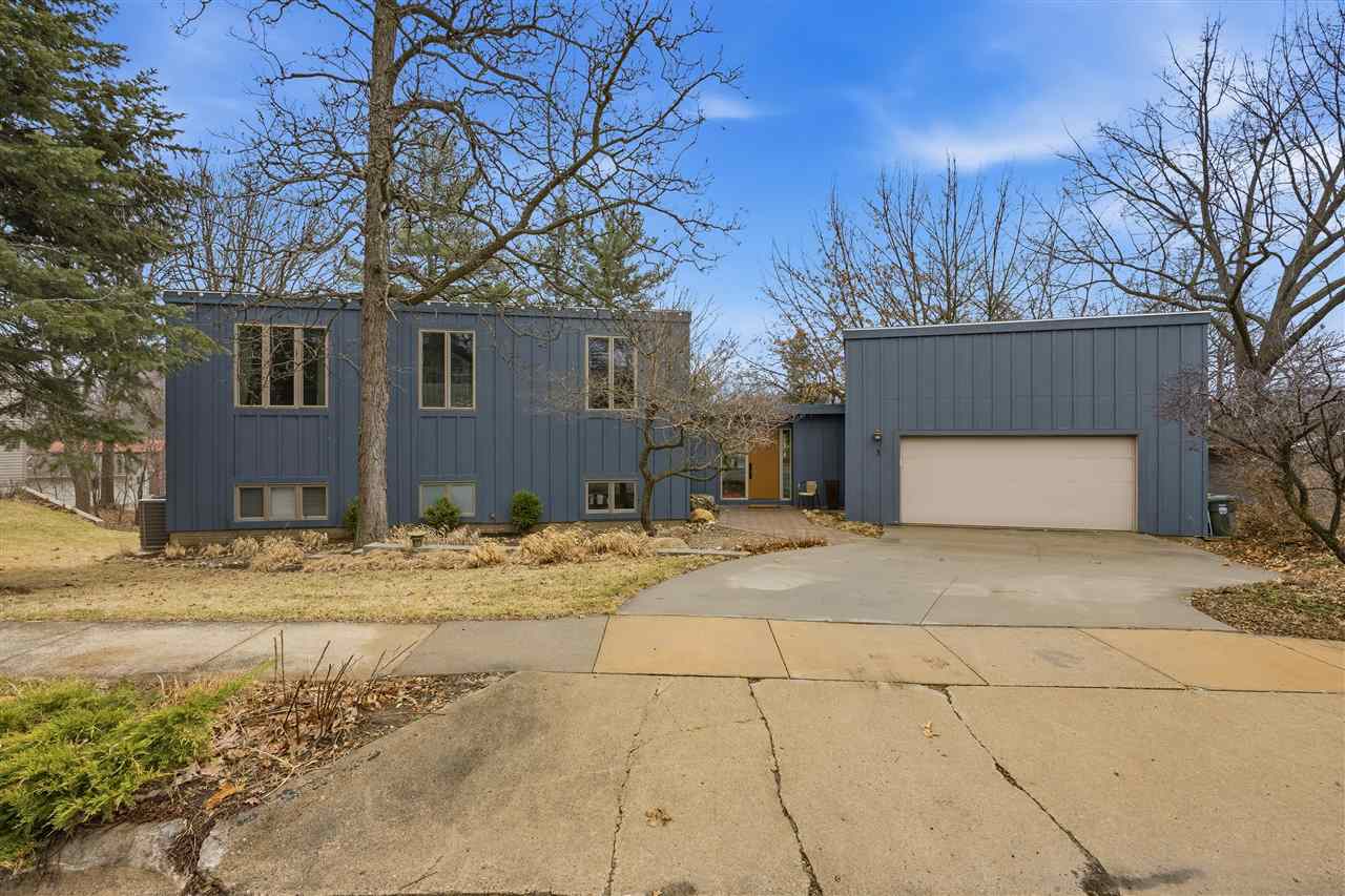 3 Wellesley Way Iowa City IA 52245