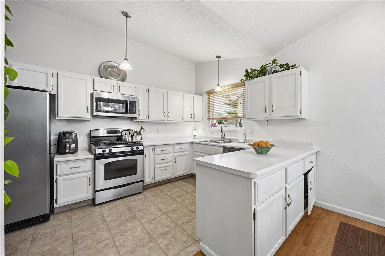 3 Wellesley Way Iowa City IA 52245