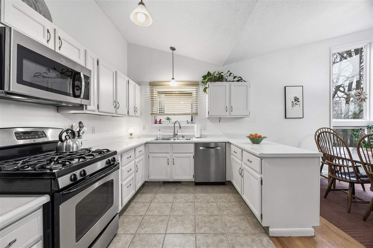 3 Wellesley Way Iowa City IA 52245