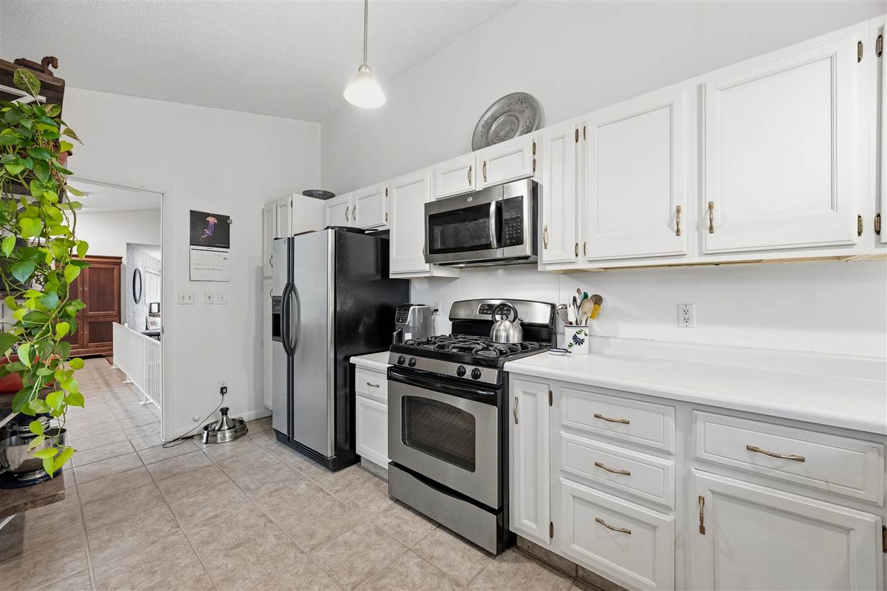 3 Wellesley Way Iowa City IA 52245