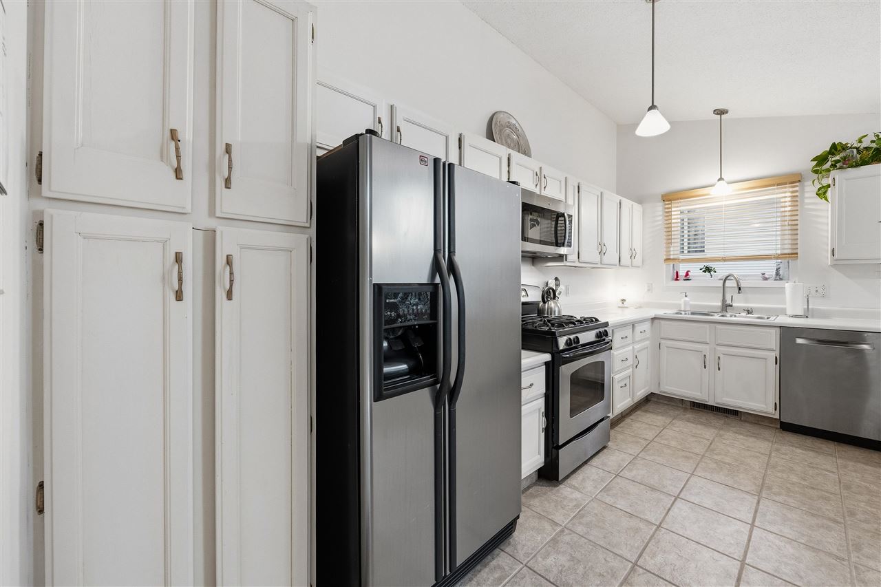 3 Wellesley Way Iowa City IA 52245