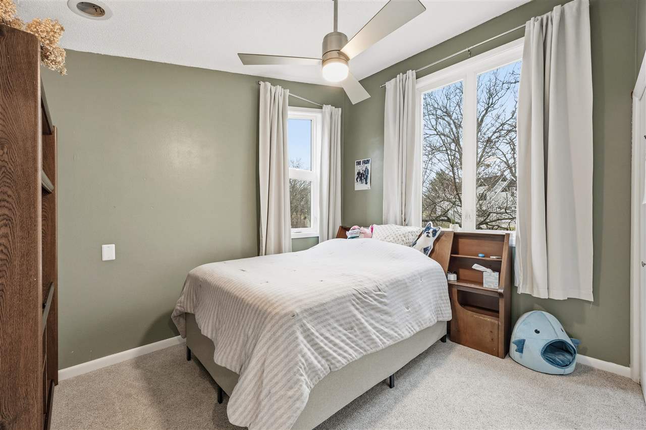 3 Wellesley Way Iowa City IA 52245