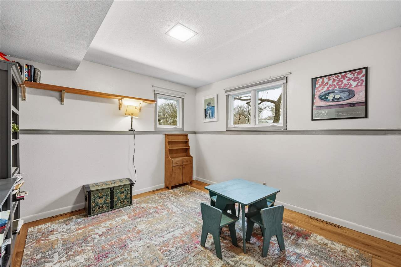 3 Wellesley Way Iowa City IA 52245
