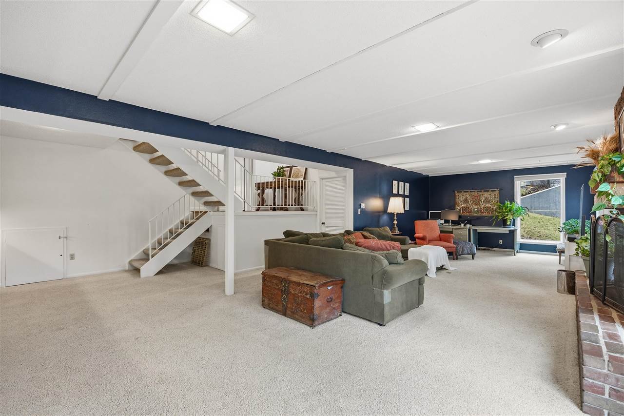 3 Wellesley Way Iowa City IA 52245