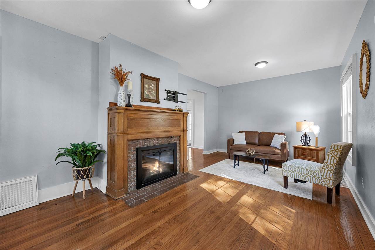 1960 2nd Avenue SE Cedar Rapids IA 52403