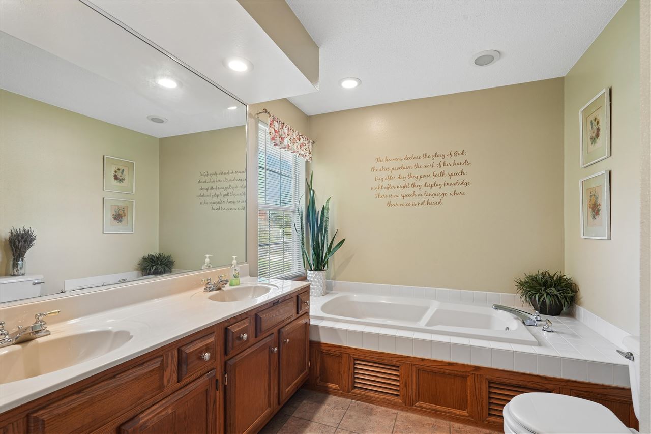 3430 Jonquil Lane Marion IA 52302