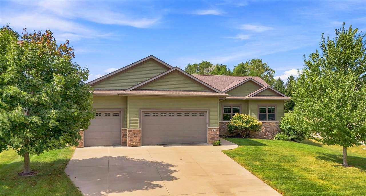2942 High Bluff Drive Coralville IA 52241