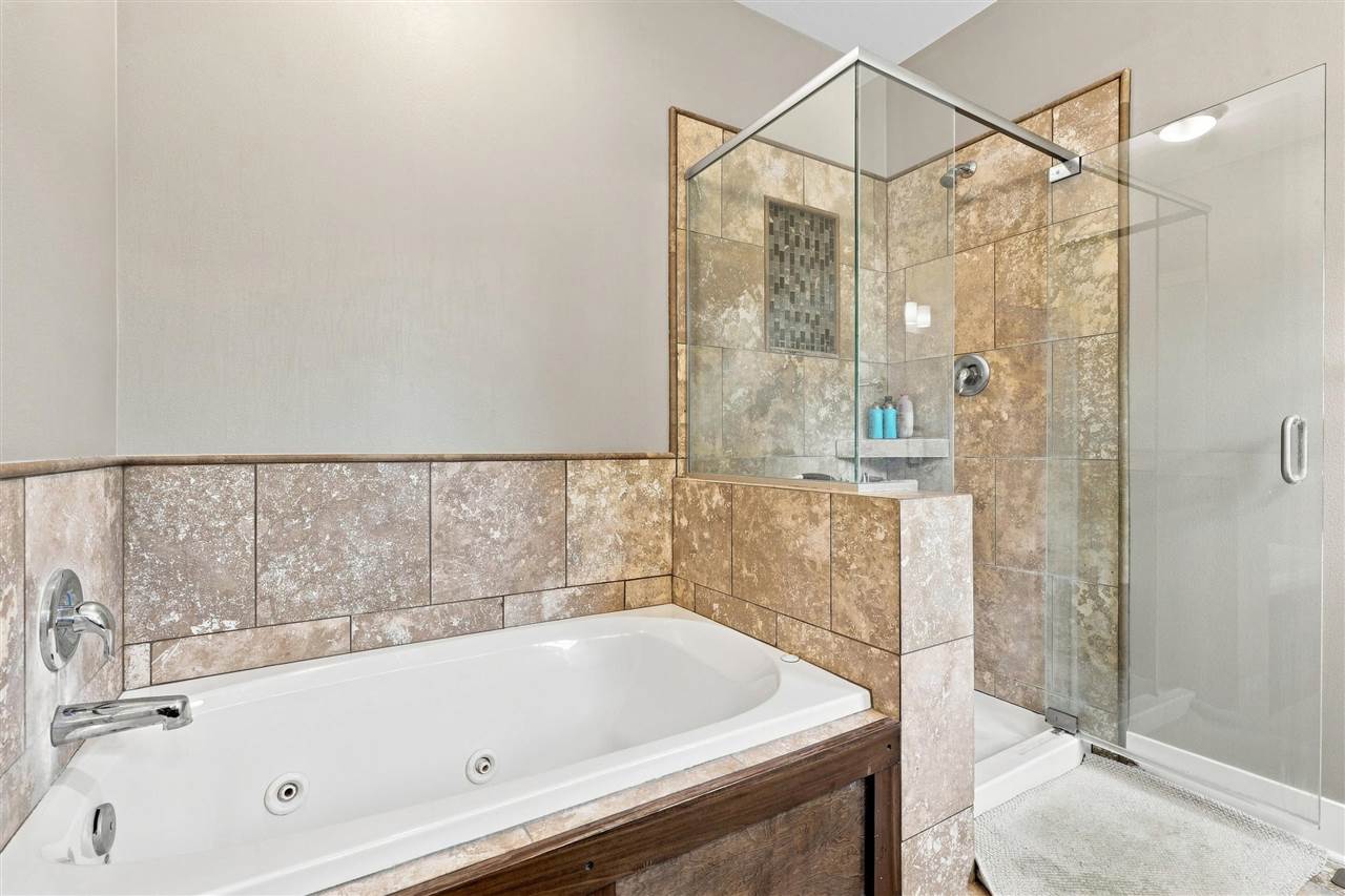2942 High Bluff Drive Coralville IA 52241