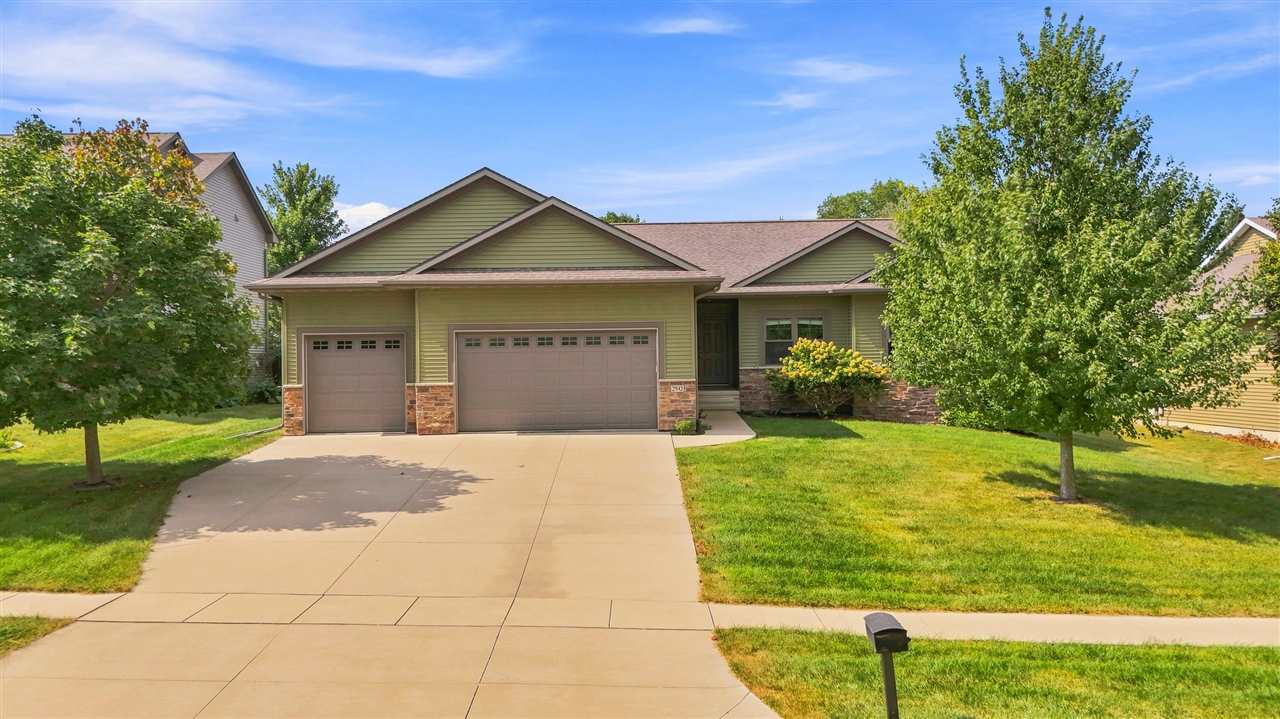 2942 High Bluff Drive Coralville IA 52241