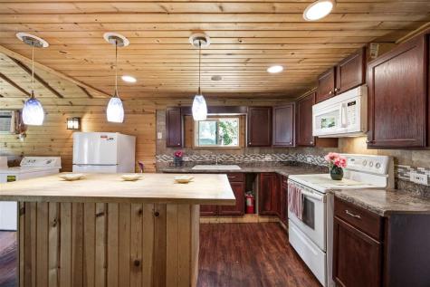 993 Ivanhoe Circle Mt Vernon IA 52314
