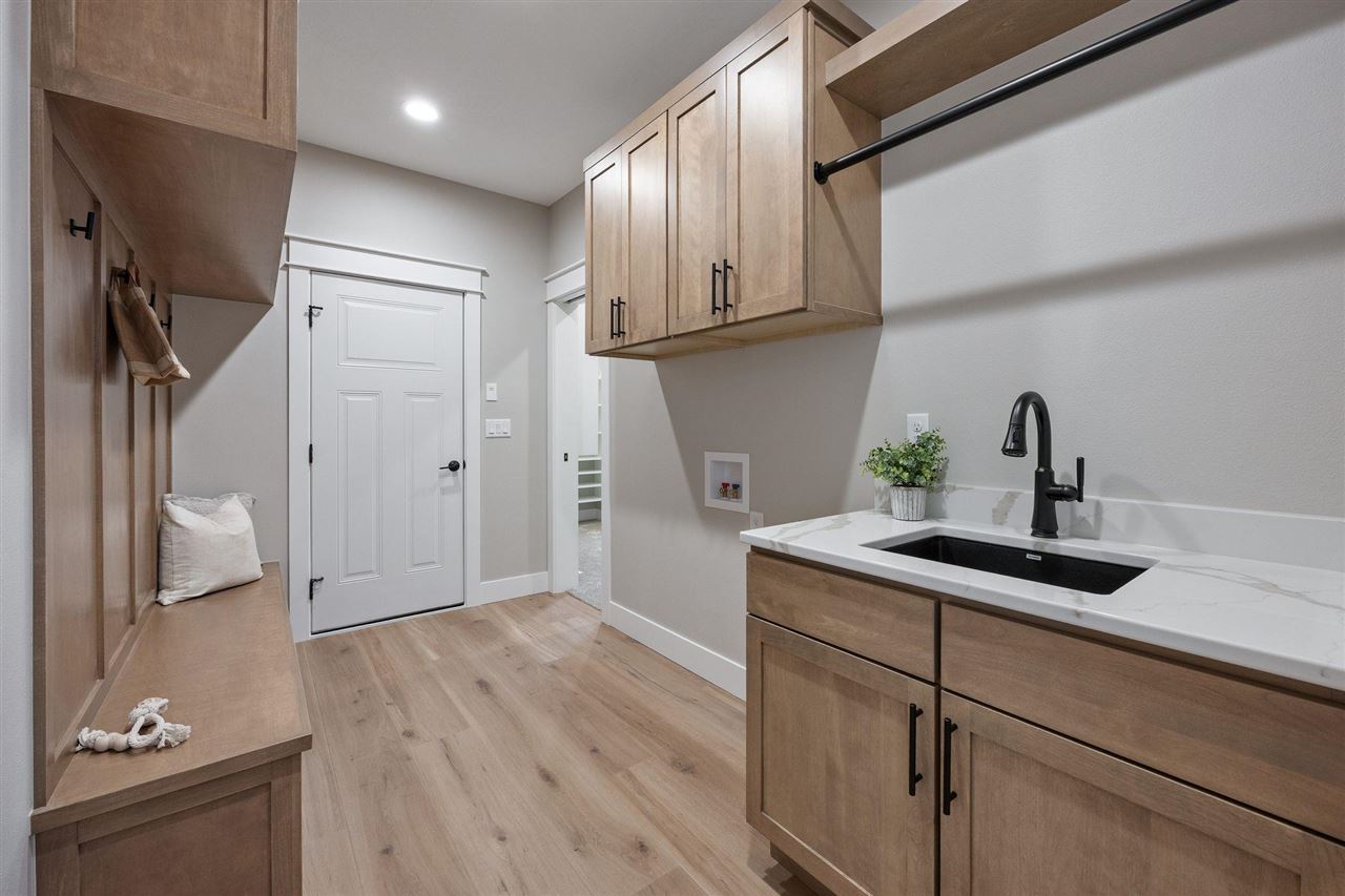 170 Pleasant Hill Drive NW Swisher IA 52338