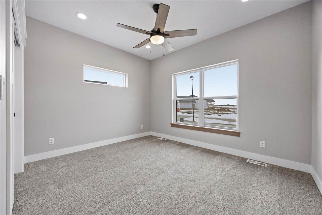 170 Pleasant Hill Drive NW Swisher IA 52338