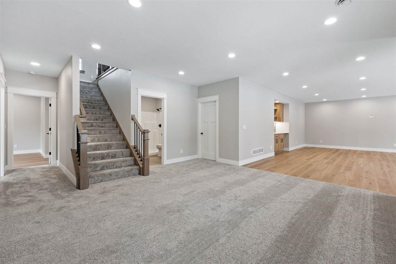 170 Pleasant Hill Drive NW Swisher IA 52338