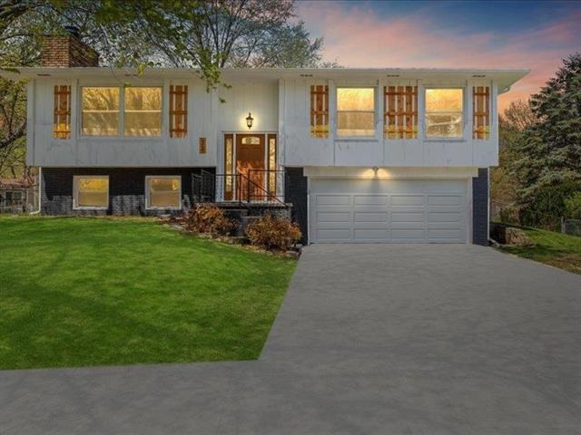 Iowa City IA, 32 Gleason Drive
