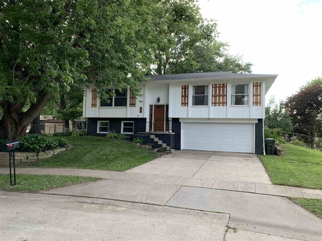 32 Gleason Drive Iowa City IA 52245