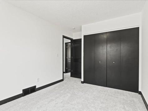 32 Gleason Drive Iowa City IA 52245