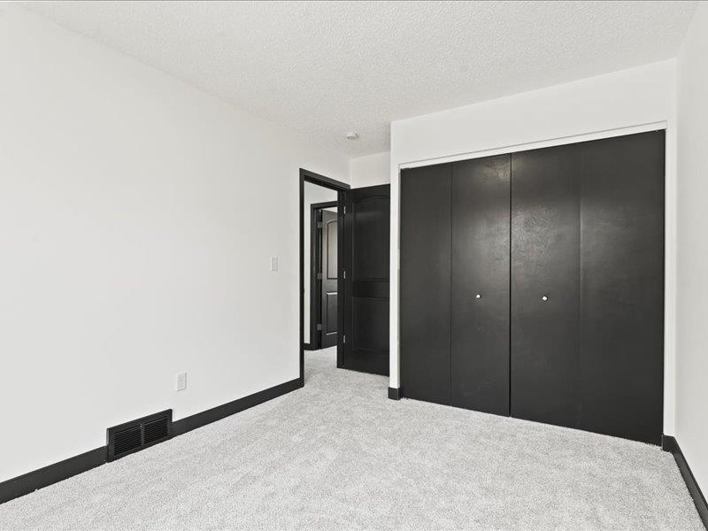 32 Gleason Drive Iowa City IA 52245
