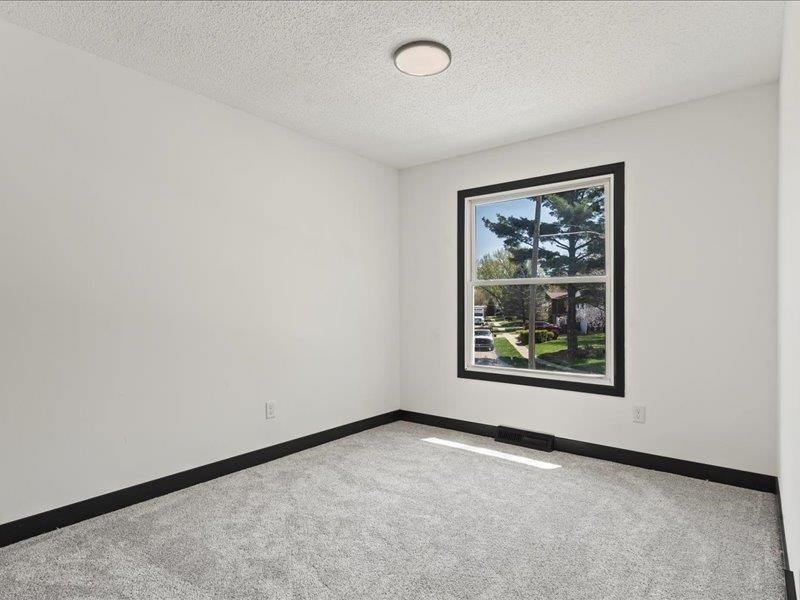 32 Gleason Drive Iowa City IA 52245