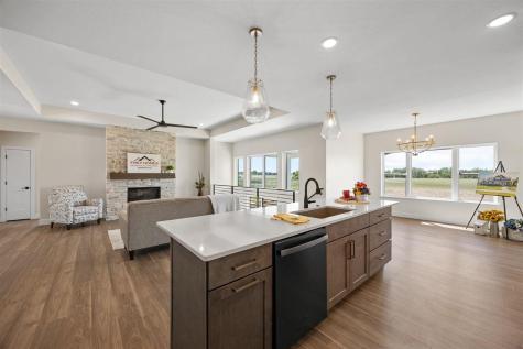 3007 Prairielight Court Hiawatha IA 52233