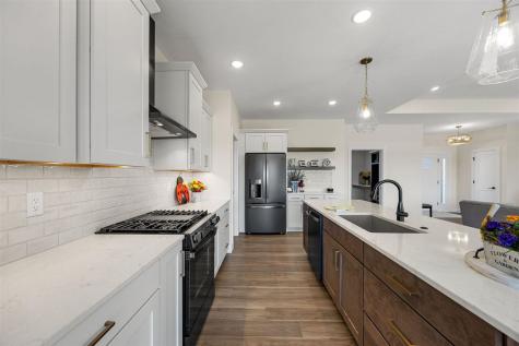 3007 Prairielight Court Hiawatha IA 52233