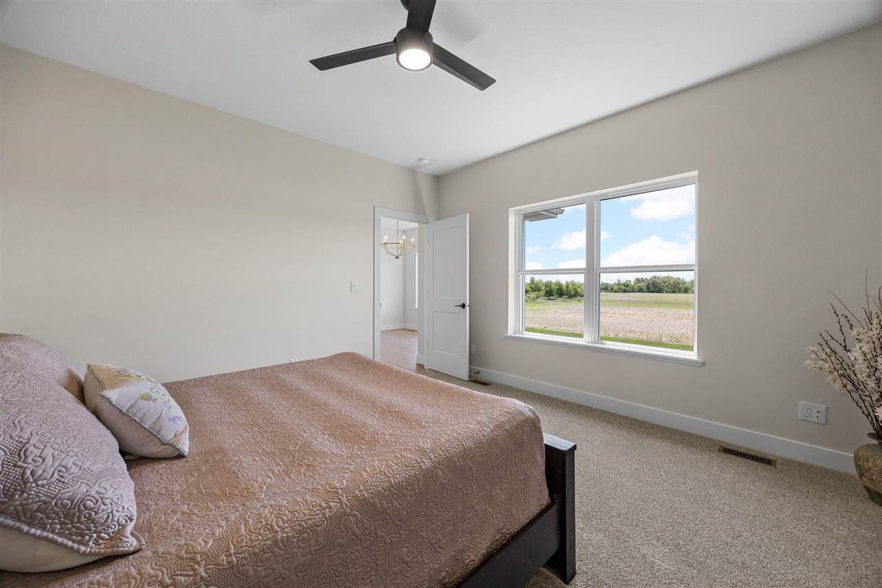 3007 Prairielight Court Hiawatha IA 52233