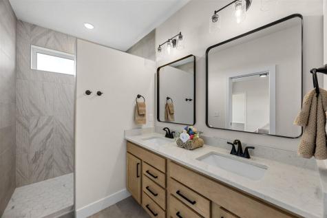 3007 Prairielight Court Hiawatha IA 52233